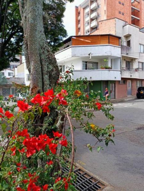 Apartamento independiente con terraza en Belén cerca a Laureles
